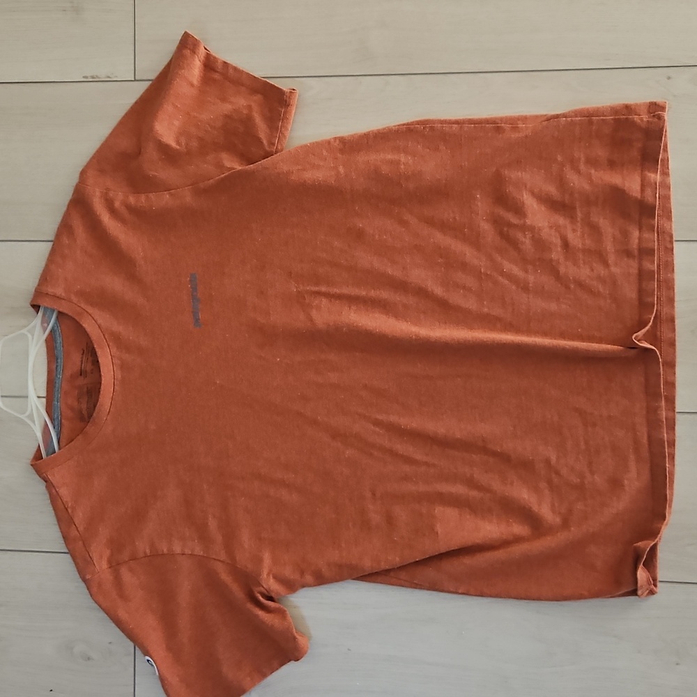 Patagonia Men's Orange T-Shirt Meduim